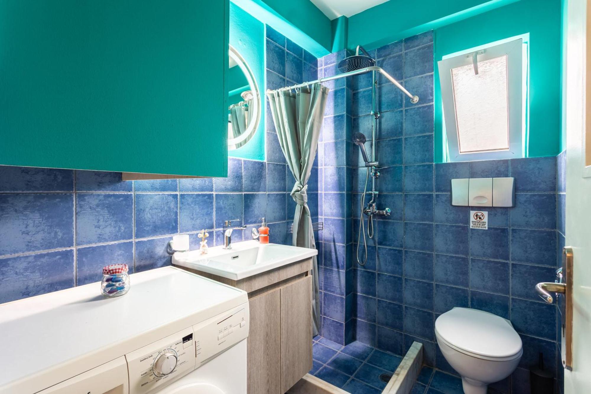 Downtown Central Suite With Private Parking Каламата Екстер'єр фото